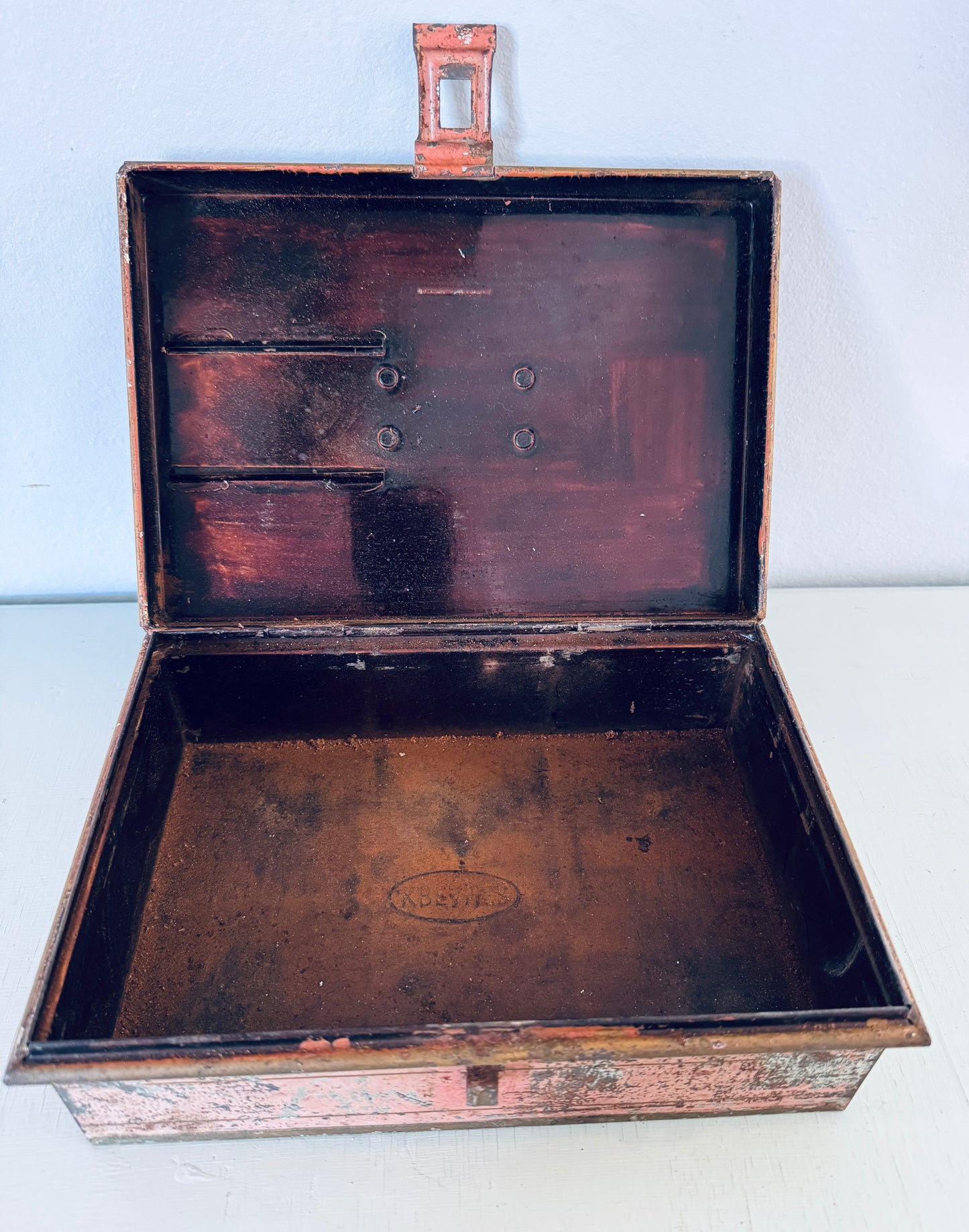 Vintage Tin Kreamer Box